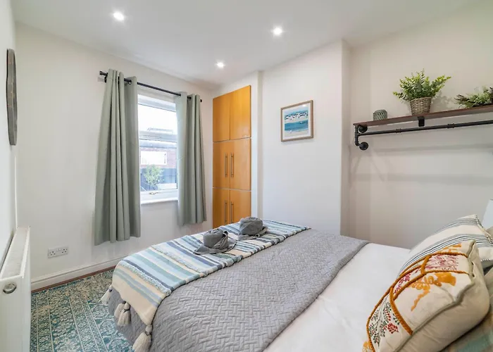 Beautiful Three Bedroom House - Escape مانشستر