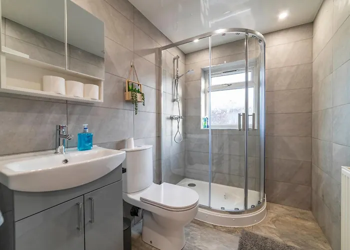 Beautiful Three Bedroom House - Escape بيت للعطل مانشستر