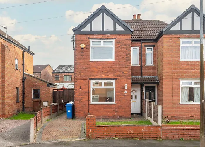 Beautiful Three Bedroom House - Escape *