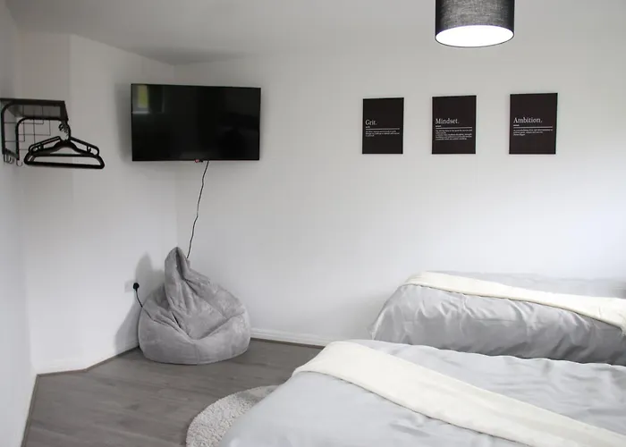 3 Bedroom House Close To Centre Free Parking Дом отдыха Манчестер