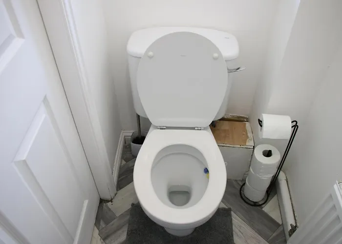 Дом отдыха 3 Bedroom House Close To Centre Free Parking