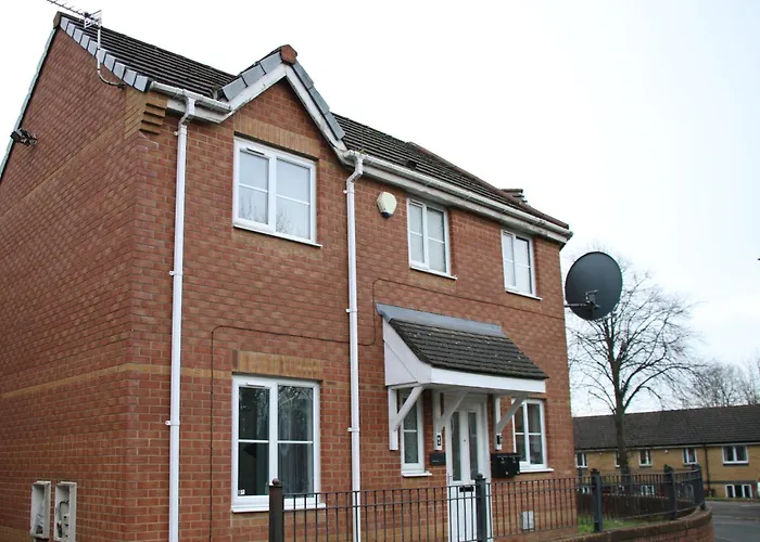 3 Bedroom House Close To Centre Free Parking * Манчестер