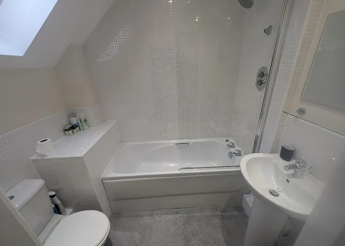 Stunning Modern 2 Bedroom - Perfect Getaway *