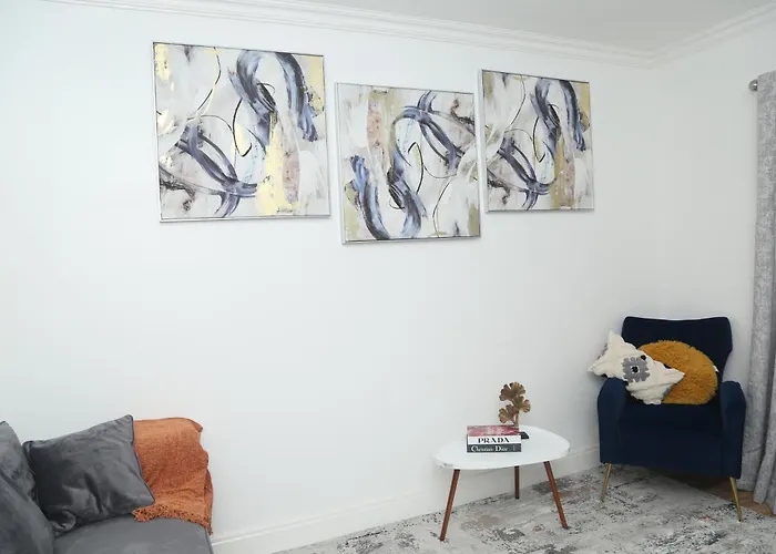 Mdz Luxe Stays-sleeps 6