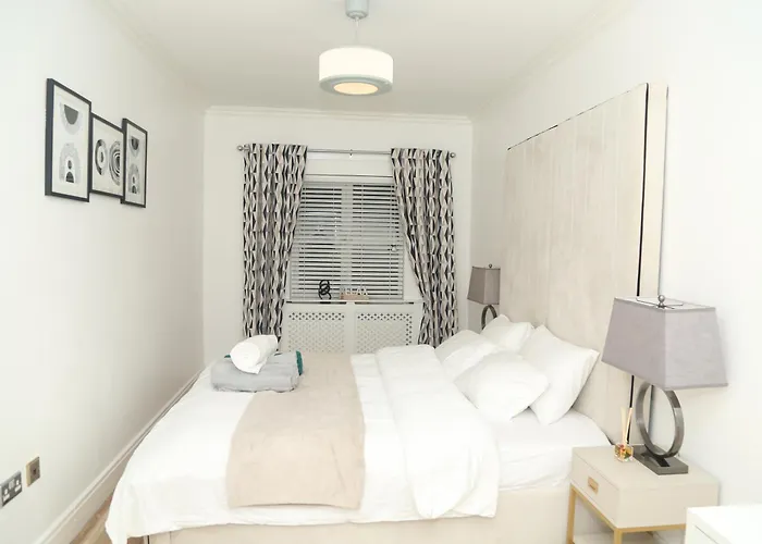 Mdz Luxe Stays-sleeps 6 *