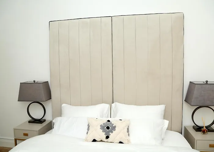 Mdz Luxe Stays-sleeps 6