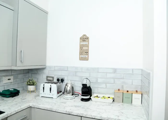 Mdz Luxe Stays-sleeps 6 *