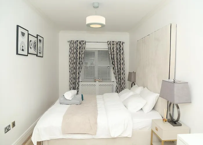 Mdz Luxe Stays-sleeps 6 *