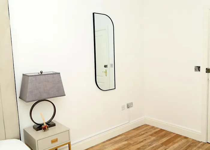 Mdz Luxe Stays-sleeps 6 Manchester