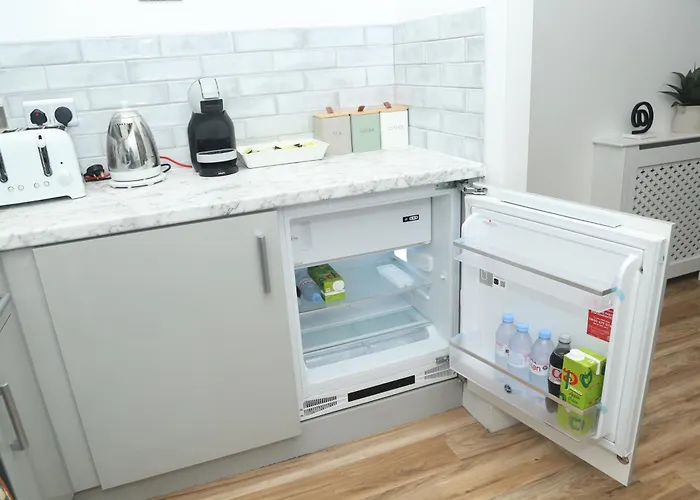 Mdz Luxe Stays-sleeps 6