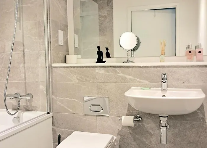 아파트 Lets Sa I 2bed 2bath L Waterfront L Private Balcony I Relaxing Retreat I Great Location *