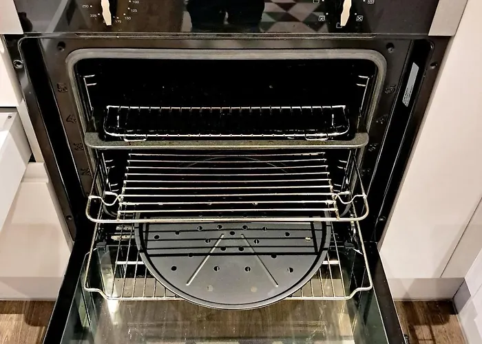 Lets Sa I 2bed 2bath L Waterfront L Private Balcony I Relaxing Retreat I Great Location 맨체스터