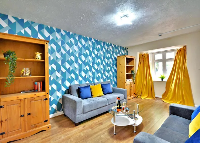 Townhouse By Bevolve - 4 Bedrooms - Free Parking