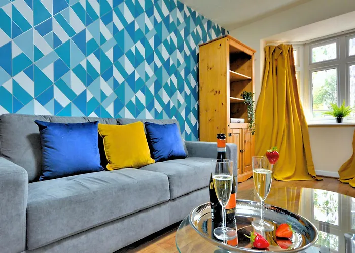 Townhouse By Bevolve - 4 Bedrooms - Free Parking Casa de Férias