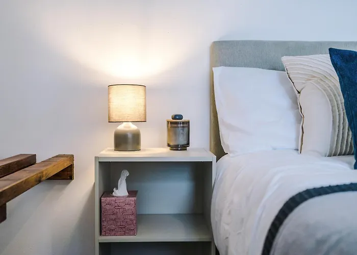 Modern 3-bed House In Manchester, Ideal For Long Stays, Free Parking, Centre - Sleeps Upto 8 People Manchester