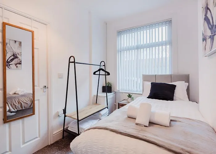 Free Parking, Late Check Out Coop Live Etihad Stadium 3-bed House