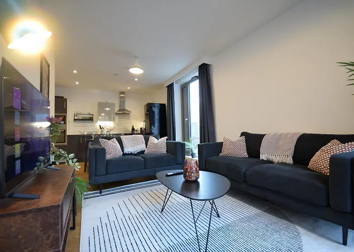 Life 2-bed 1-bath In New Cross Manchester