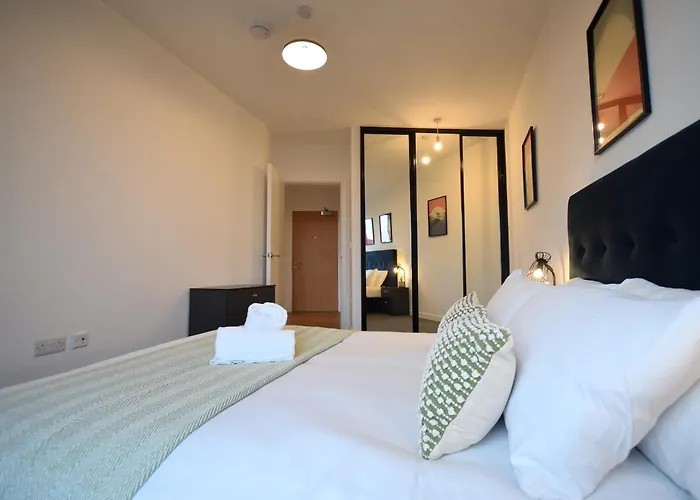 Life - 2-bed 1-bath Top-floor In New Cross 아파트 맨체스터