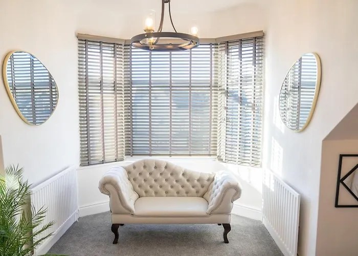 Richmond Retreat - Luxurious And Comfortable Spacious 2 Floor Apartman *