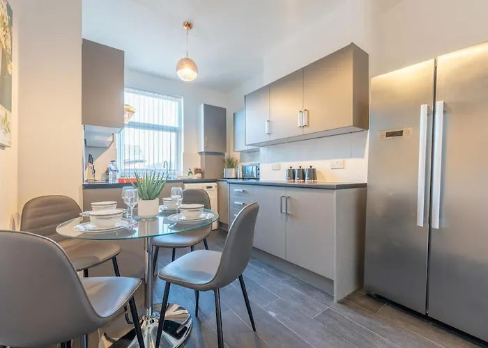 Richmond Retreat - Luxurious And Comfortable Spacious 2 Floor Apartman