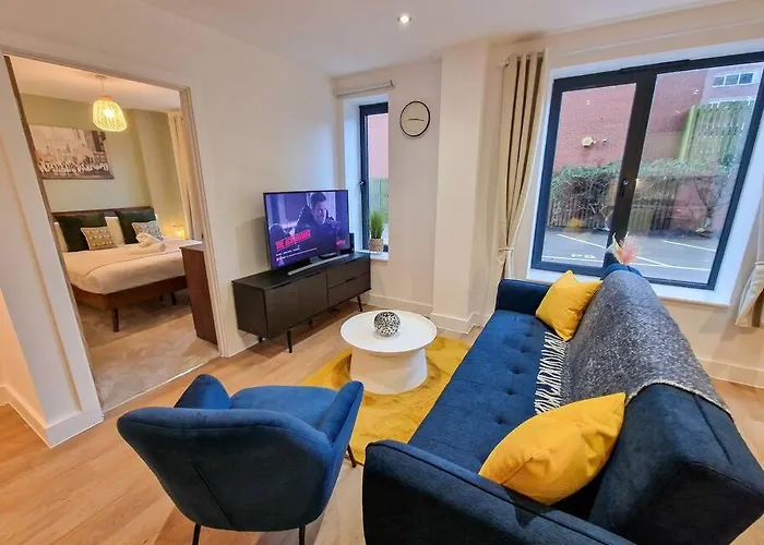 Free Parking. Old Trafford * Manchester