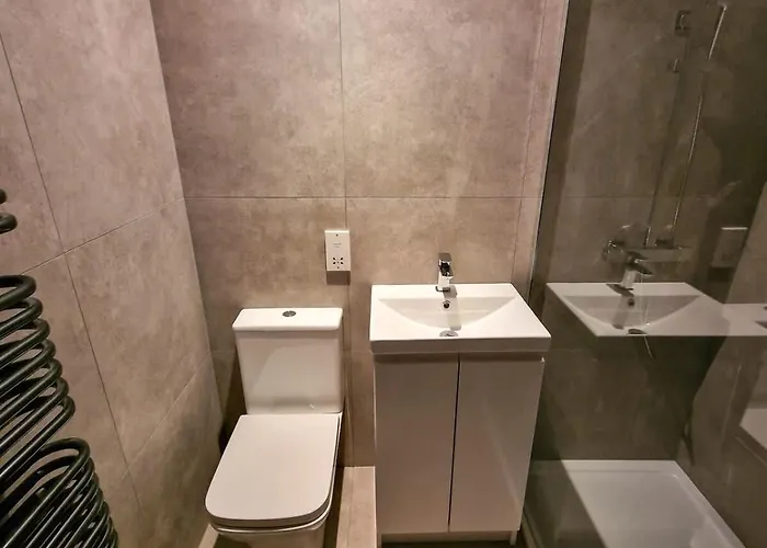 Centre By Superhost *