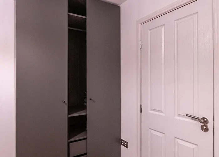 Cosy Modern 3-bed Near Etihad, Coop Arena - Ao Arena And Center Holiday home *