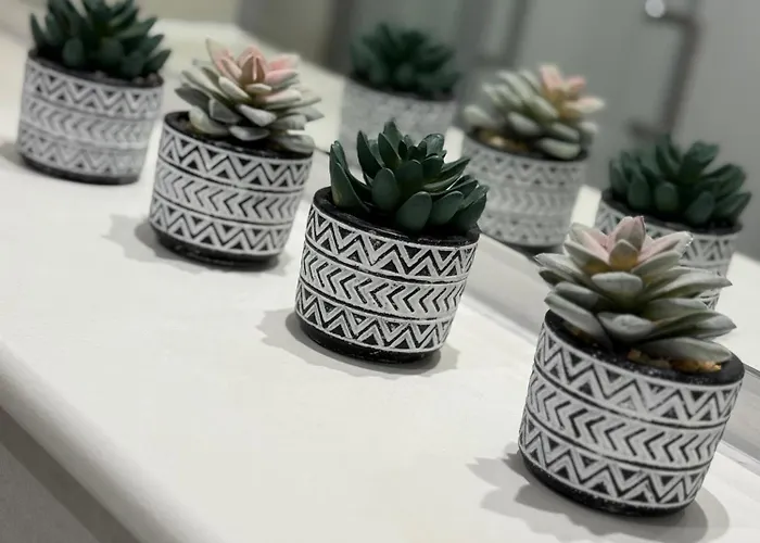 Cozy 1-bed Escape Close To Arndale, Spinningfields, Old Trafford, Etihad & Mediacityuk, Sleeps 4, Netflix, Gym, Nespresso, Balcony, Perfect For Work, Leisure Long & Short Stays! 아파트 *