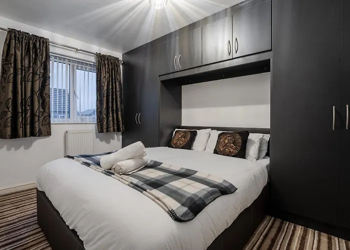 Coop Arena & Etihad - Free Parking - Pool Table * Manchester