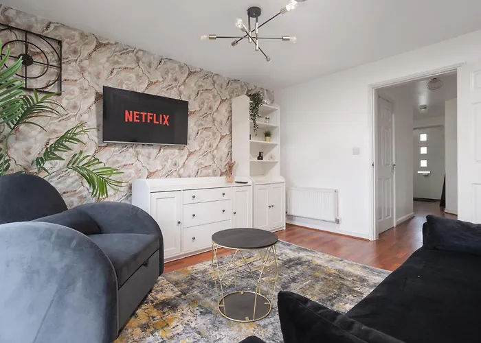 Feriehus Coop Arena & Etihad - Free Parking - Pool Table