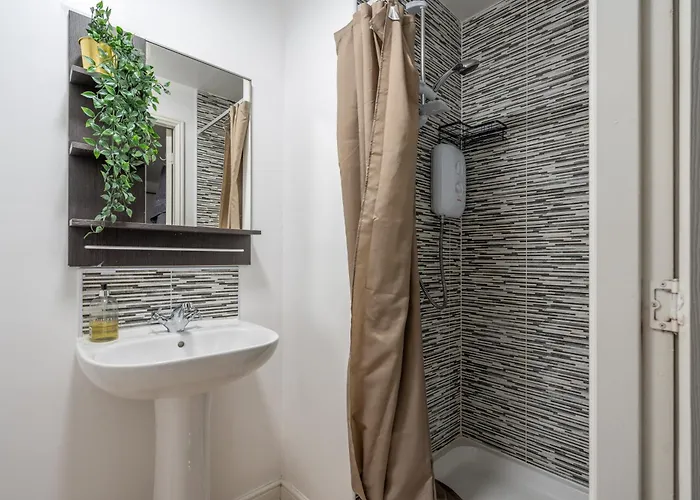 Coop Arena & Etihad - Free Parking - Pool Table * 맨체스터