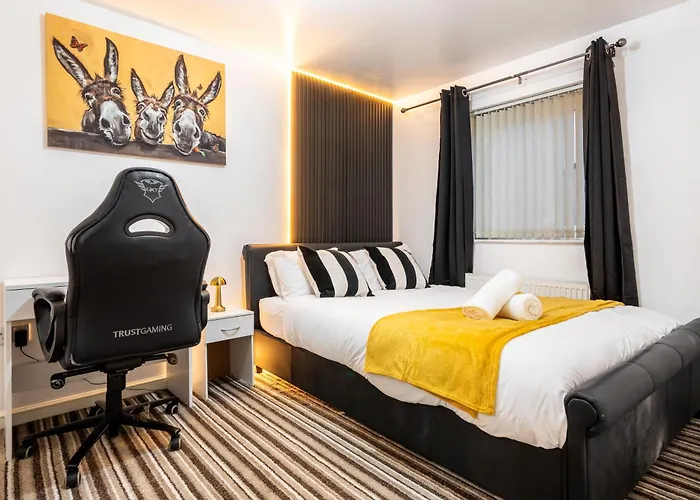 Coop Arena & Etihad - Free Parking - Pool Table Feriehus *