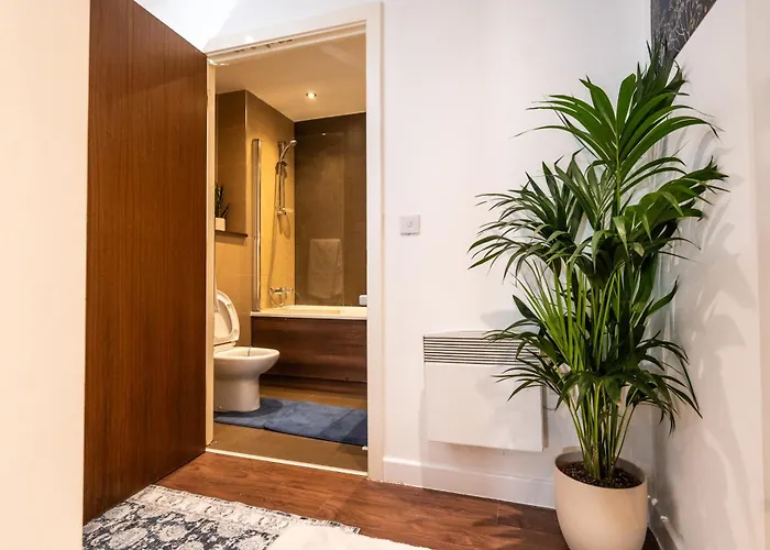 Mega1 Luxury Spacious 1bedroom Apartment, *