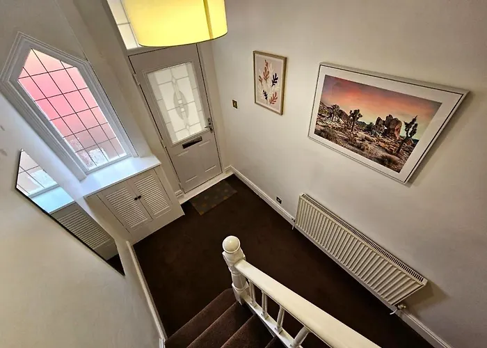 Дом отдыха Clayton Hall Homes