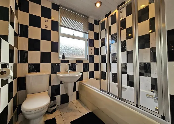 Дом отдыха Clayton Hall Homes