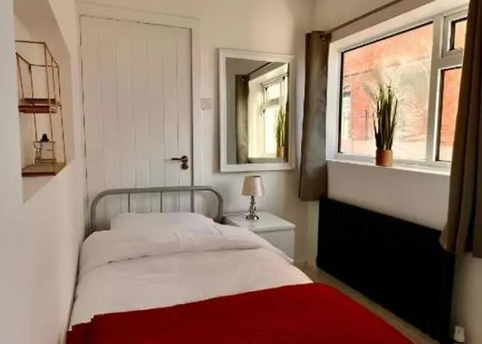 Private Single With Ensuite In Chorlton בית נופש מנצ'סטר