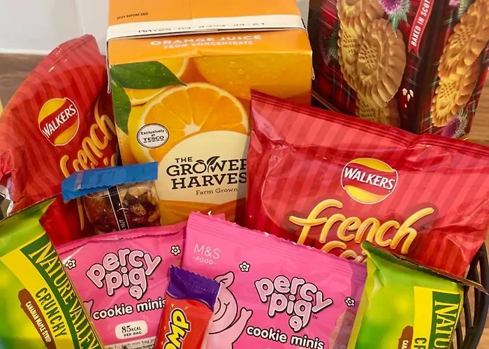 Casa de Férias Tropical Sun Homes - Beautiful Spacious 3 Bed In A Serene Environment With Free Parking For 2 Cars Manchester