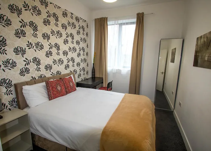 Ideal For Groups - Modern 2 Bedroom - Free Parking, Transit Links, Close To Stadiums *