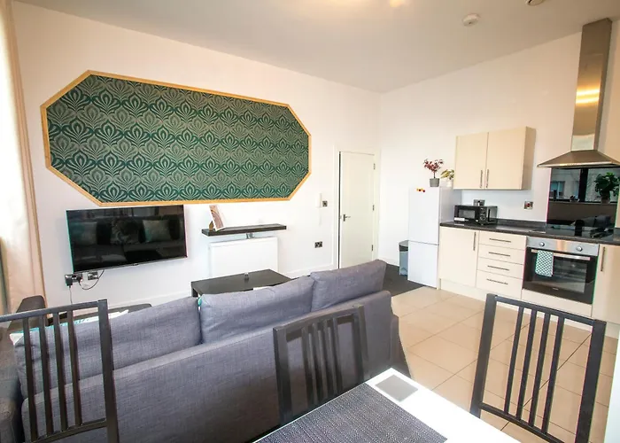 Ideal For Groups - Lovely 2 Bedroom - Free Parking, Transit Links, Close To Stadiums 아파트 *