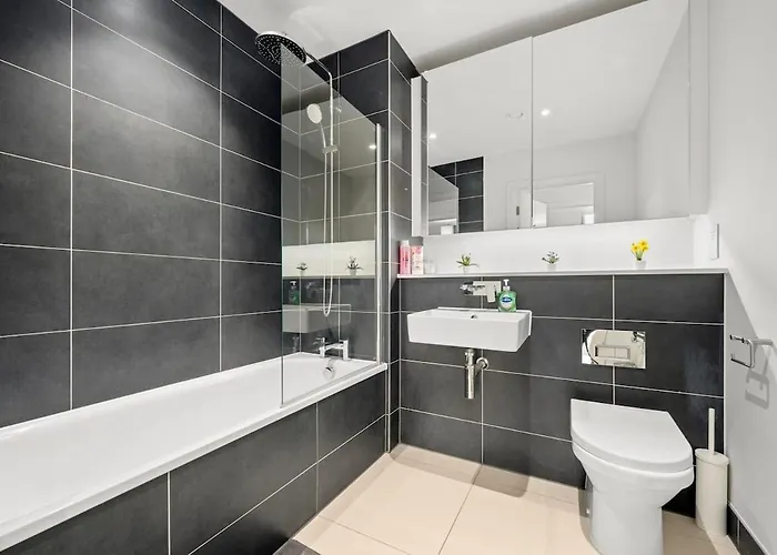 Modern Highrise Luxury Манчестер