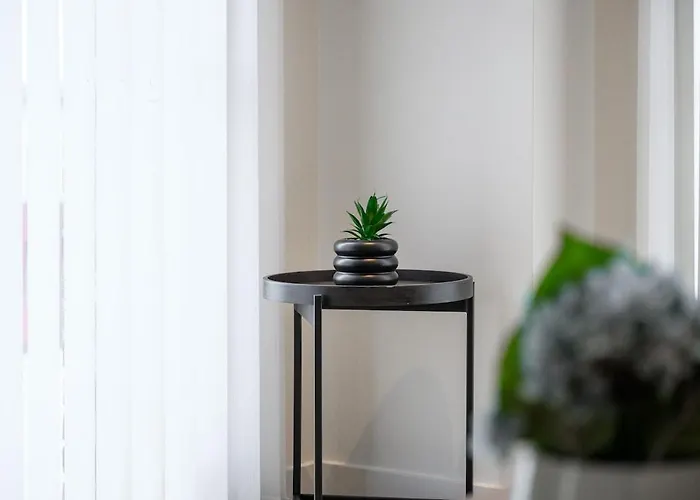 Modern Highrise Luxury Apartamento