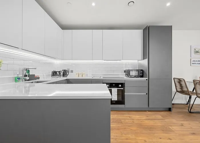 Modern Highrise Luxury *