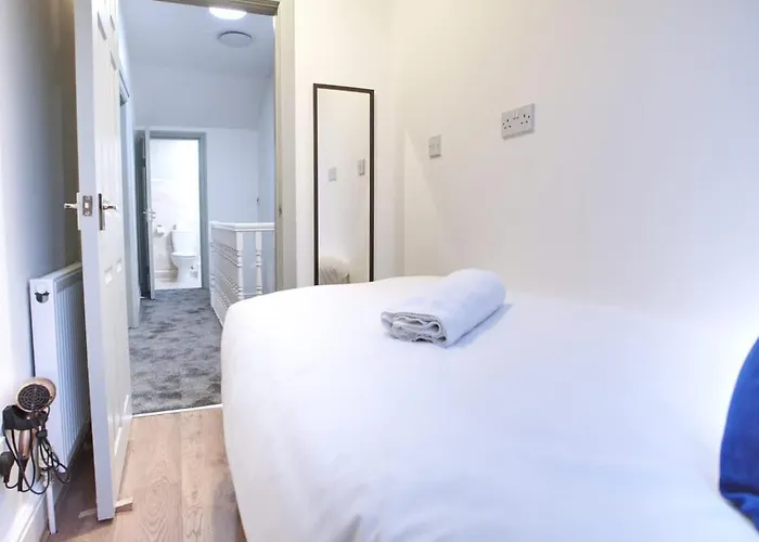 Sleeps 18 Lovely Mcr By Superhost Tatil Evi Manchester