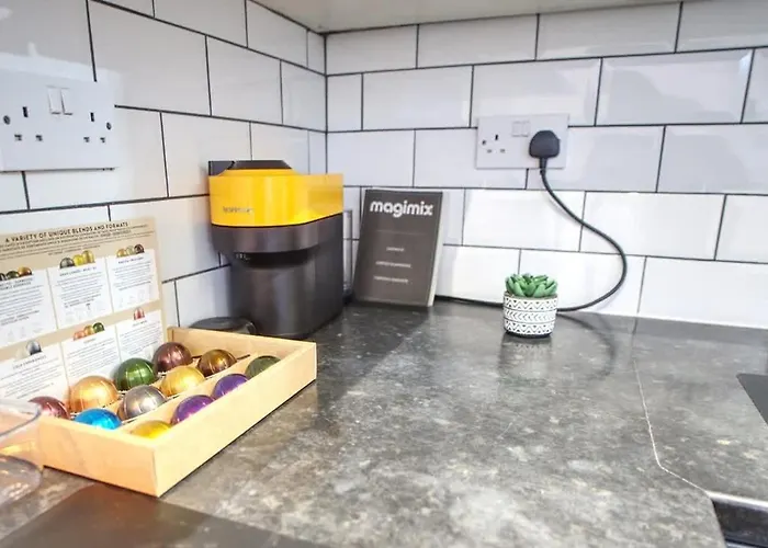 Сasa de vacaciones Sleeps 18 Lovely Mcr By Superhost *