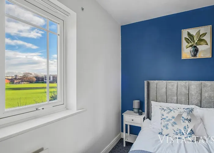 Casa vacanze 4 Bed House By Vista Short Lets & Serviced With Pool Table, Free Parking & Near Manchester