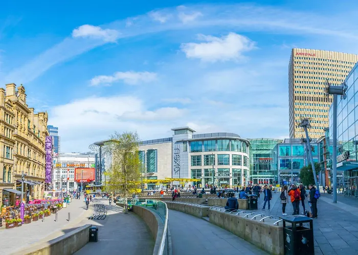 Quay House - Salford - 2bdr Sleeps 7, Spacious & Quiet - Free Parking - Close To Centre, United & The Lowry Manchester