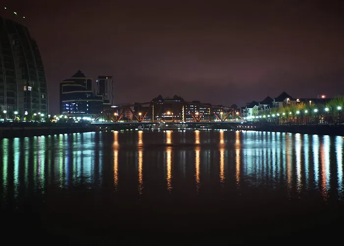 Quay House - Salford - 2bdr Sleeps 7, Spacious & Quiet - Free Parking - Close To Centre, United & The Lowry Appartamento *