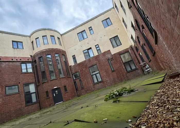 Quay House - Salford - 2bdr Sleeps 7, Spacious & Quiet - Free Parking - Close To Centre, United & The Lowry Appartement Manchester