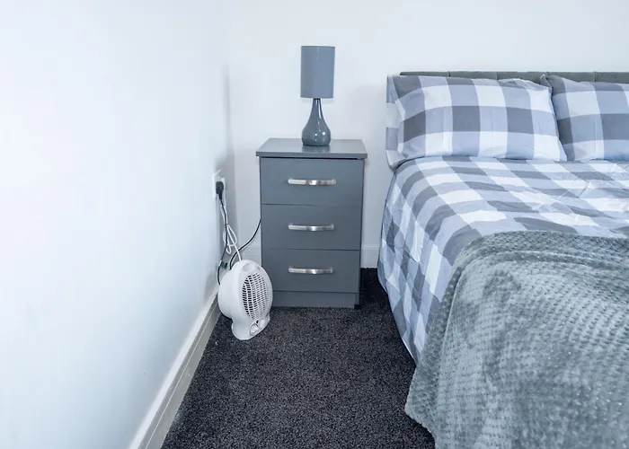 Quay House - Salford - 2bdr Sleeps 7, Spacious & Quiet - Free Parking - Close To Centre, United & The Lowry