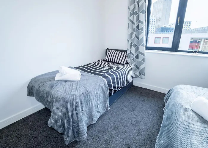 Quay House - Salford - 2bdr Sleeps 7, Spacious & Quiet - Free Parking - Close To Centre, United & The Lowry Apartament *